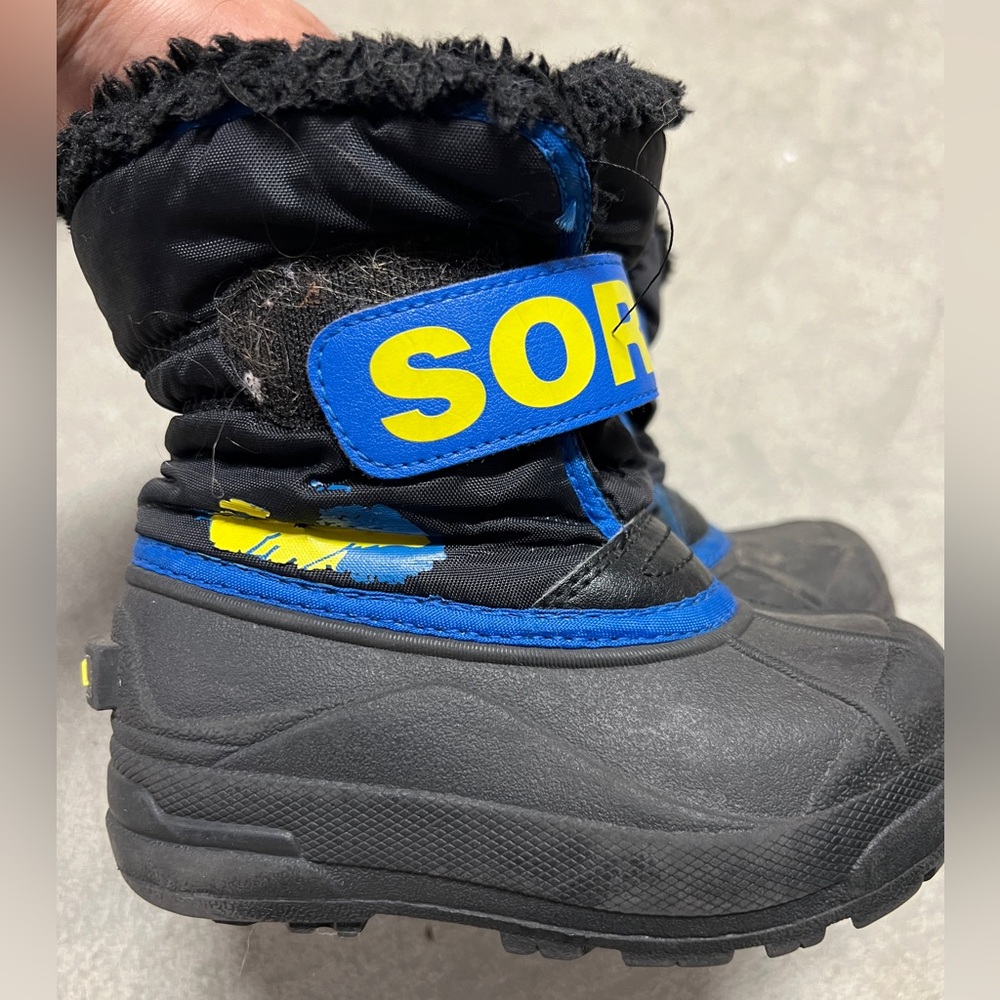 Sorel toddler size 10 winter boots , excellent condition